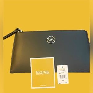 Michael Kors wristlet